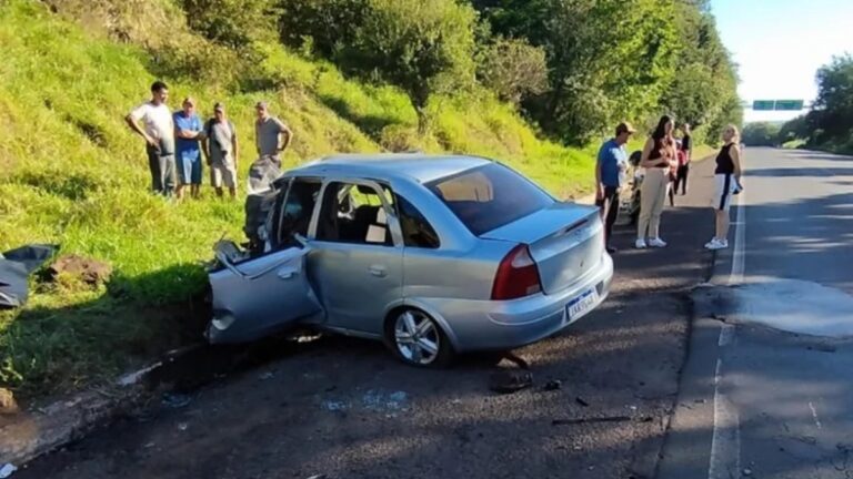 criança carro carreta