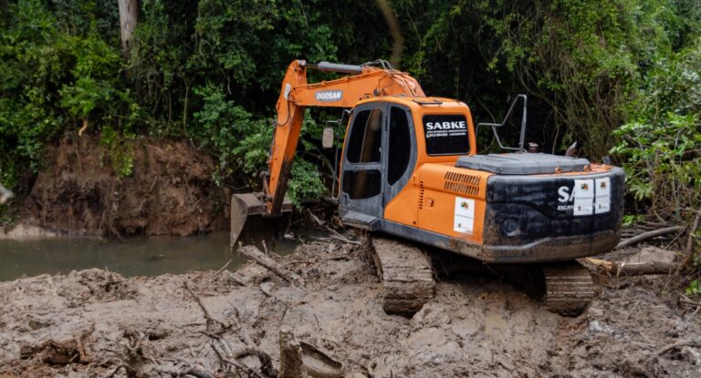 Prefeitura inicia obra de desassoreamento de arroio em Canoas