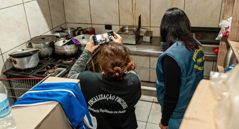 Estabelecimentos são alvos de fiscalização em Canoas