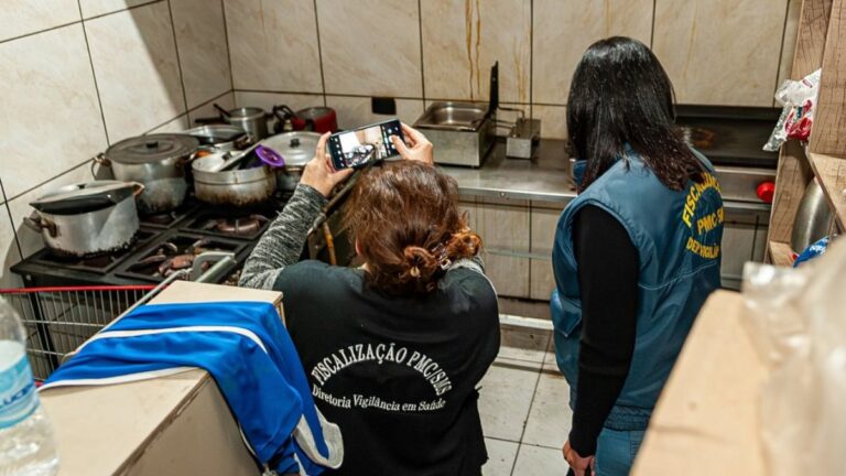 fiscalização em estabelecimento comercial de Canoas