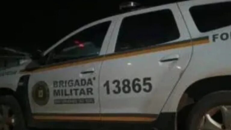 homens facadas mortos