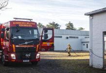 bombeiros de Canoas combatem incêndio