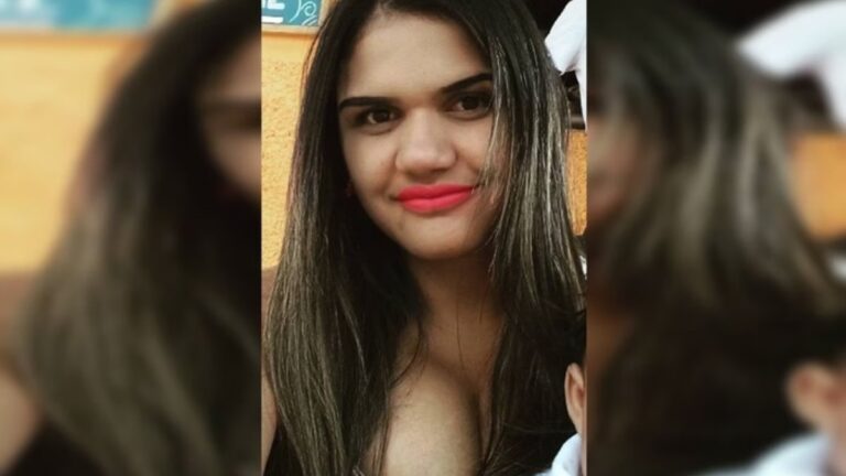 mulher esfaqueada namorado