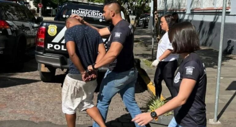 pai que matou os quatro filhos em Alvorada preso