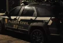 Homem é morto a facadas dentro de casa