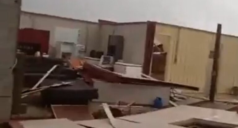 Veja vídeos de temporal que atingiu cidades no RS