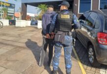 Canoas: traficante é preso após tentar se livrar de droga