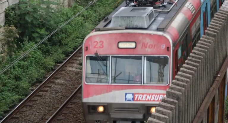 Trensurb opera com atrasos