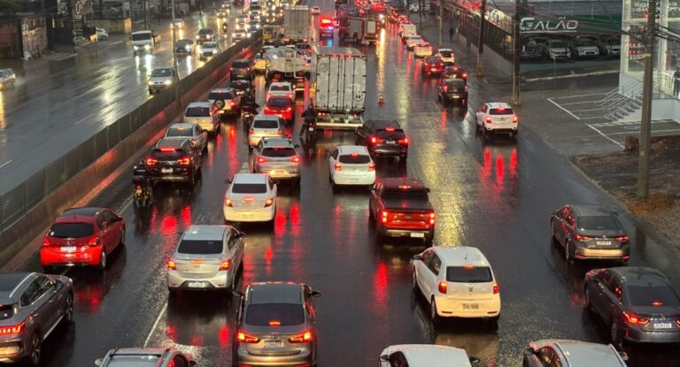 Canoas: acidente com morte causa grande congestionamento na BR-116