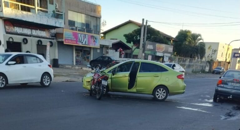 Canoas: motociclista fica ferido após acidente com carro
