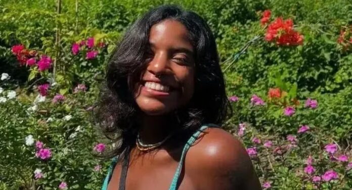 Foto mostra a jovem Juliana Marins que morreu após uma queda em um vulcão na Índia; Autópsia revelou causa da morte