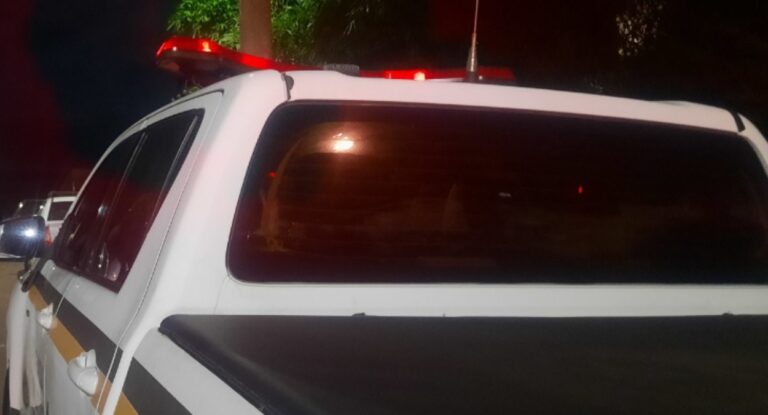 Casal é morto a tiros dentro de carro