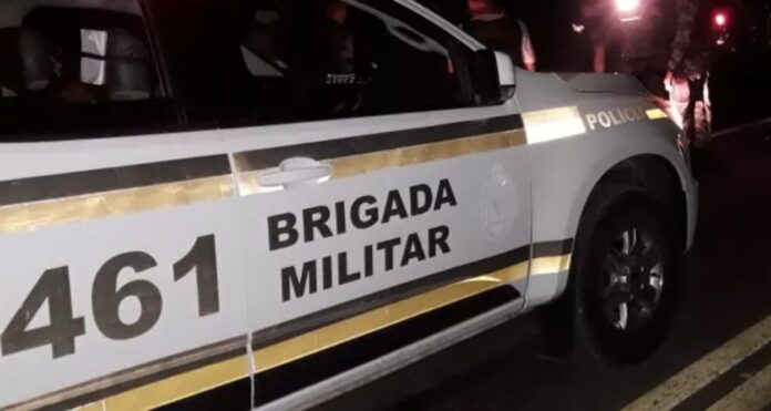 Homem é morto a tiros dentro de apartamento