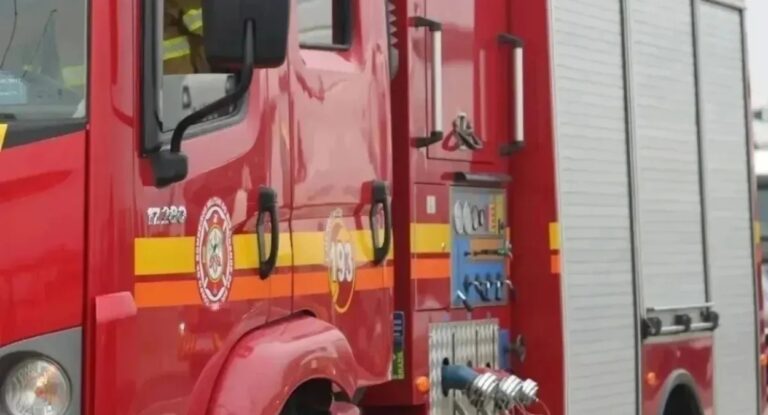 Dois bairros, duas ocorrências: bombeiros combatem incêndios e evitam tragédias em Canoas