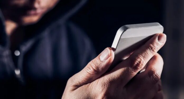 Veja sinais de que a câmera de seu celular foi hackeada