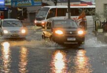 Chuva não dá trégua e causa transtornos para moradores em Canoas