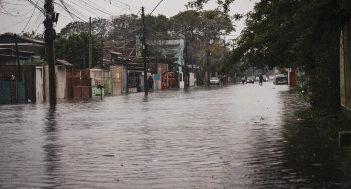 chuva Canoas