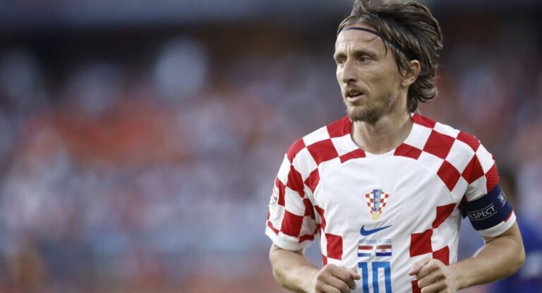 Croácia e República Tcheca se enfrentam hoje