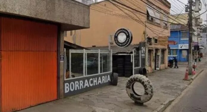 Homem é morto a marretadas dentro de borracharia
