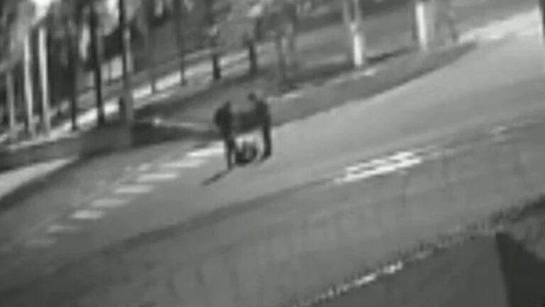 homem morto praça adolescentes