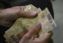 Vítimas de fraude do INSS receberão "14º salário extra" neste mês