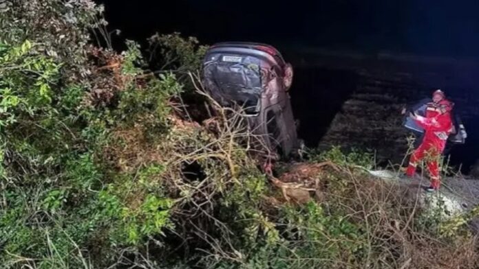 jovem morre carro