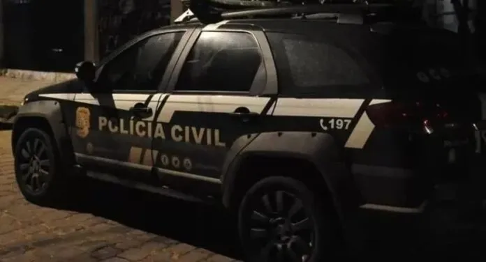 Jovem é morto a facadas dentro de casa
