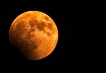 Lua Cheia de Morango