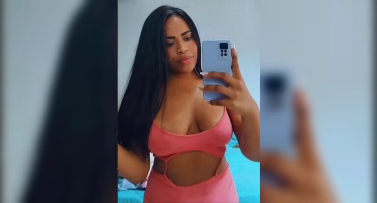 Mulher é morta a facadas na frente do filho