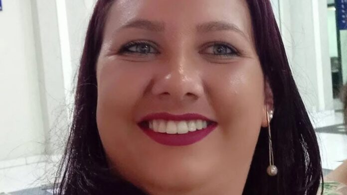 mulher morta loja