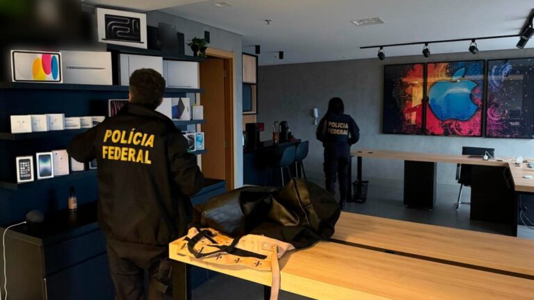 polícia federal cumpre ordem judicial em Canoas