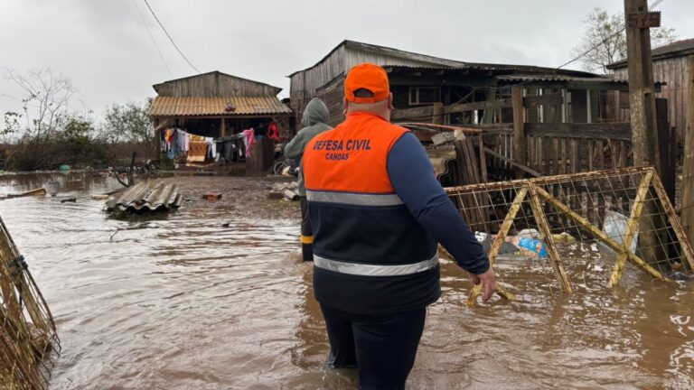 Praia do Paquetá Canoas