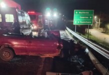 Na foto, mostra o carro que sofreu acidente na BR-285