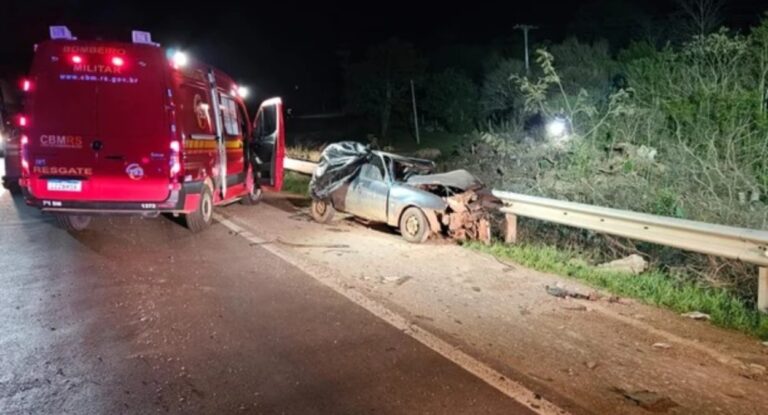Na foto, o carro que sofreu acidente na BR-386 em Soledade