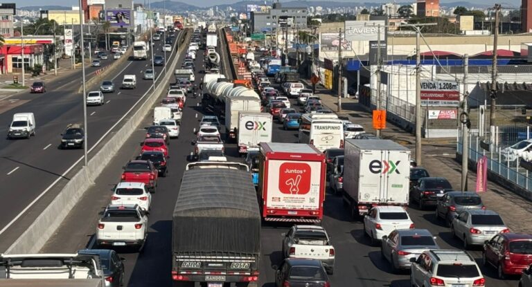 O que aconteceu na BR-116 em Canoas?