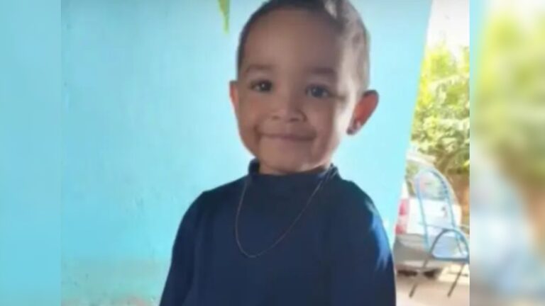 Na foto, a criança que morreu após picada do escorpião