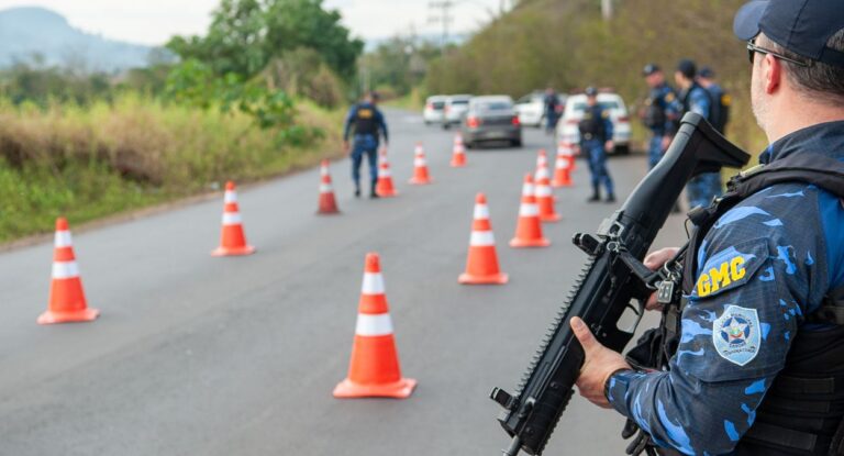 Gm de Canoas durante operação na Estrada do Nazário