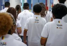 Jovens de Canoas do 'Partiu Futuro Reconstrução' podem participar de intercâmbio com tudo pago; Entenda