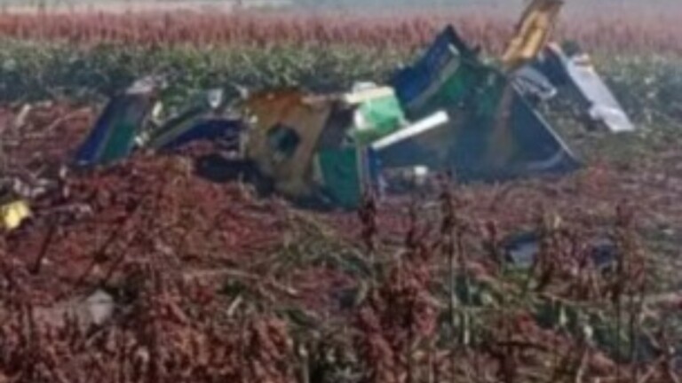 Na foto, o avião da esquadrilha da fumaça que sofreu acidente