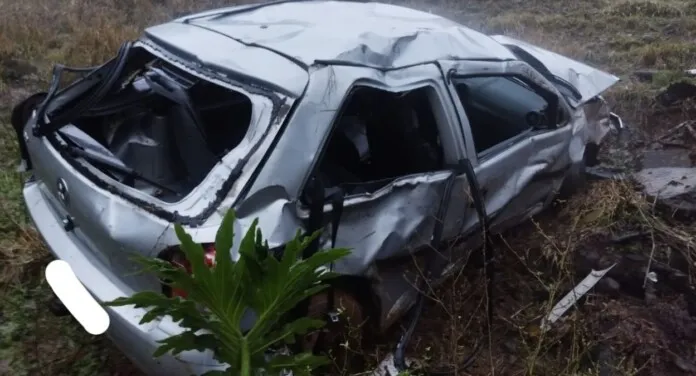 Bebê de 2 meses é arremessada de carro em acidente