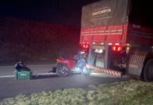 foto que mostra o acidente que vitimou um motociclista na BR-386 em Carazinho