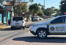 Foto mostra ocorrência onde um motociclista morreu em um acidente em Canoas