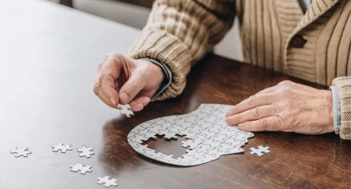 foto ilustra paciente com alzheimer