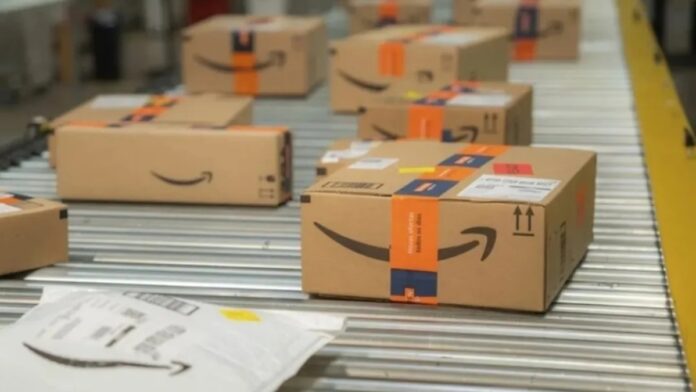 Na foto, mostra mercadorias da amazon