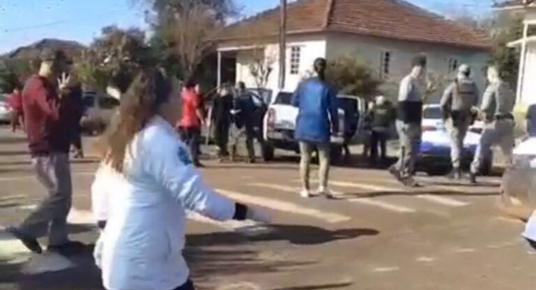 Na foto, ataque escola Estação