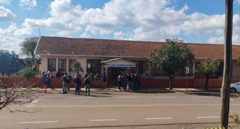 Estação: Adolescente que atacou crianças em escola não mostra arrependimento