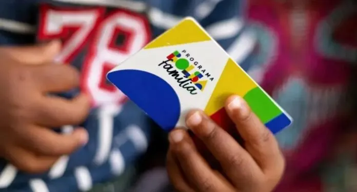 foto do bolsa família antecipado em diversos estados
