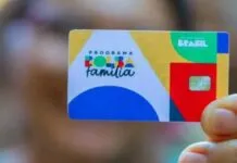 foto mostra cartão do bolsa família