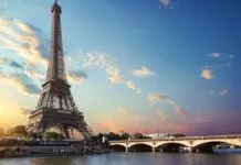 Paris, Capital da França