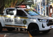 na foto, viatura da brigada militar em Canoas